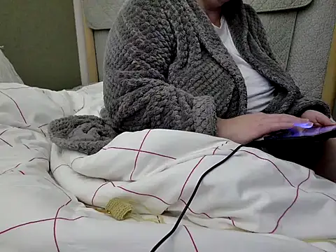 MarthaBriest's cam snapshot