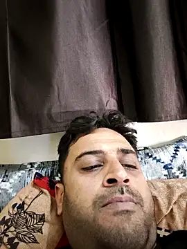 ITZ_GURU live sex cam