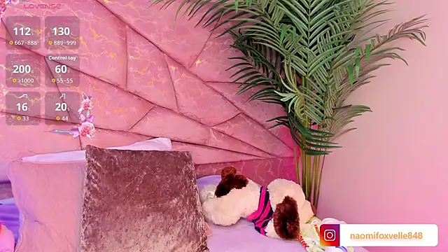 _Naomi_Fox_'s cam snapshot