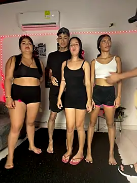 royalgirls_x's cam snapshot