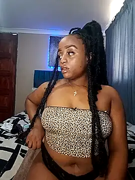 Queen-Chocolate live sex cam