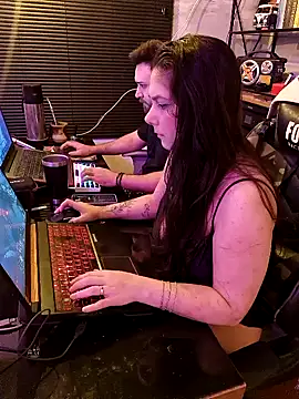 Hey-Hot's cam snapshot