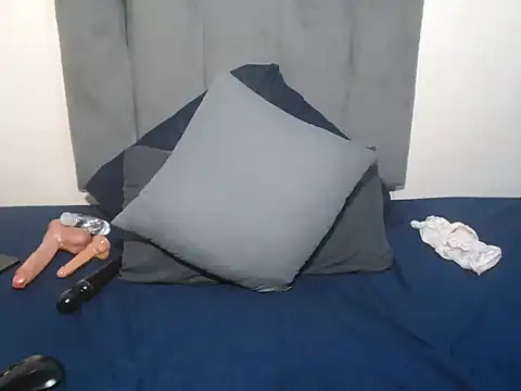 GorillaGripCunt77 live sex cam