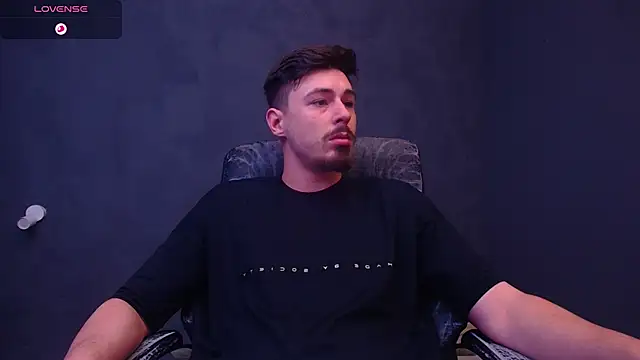 EnzoRace live sex cam