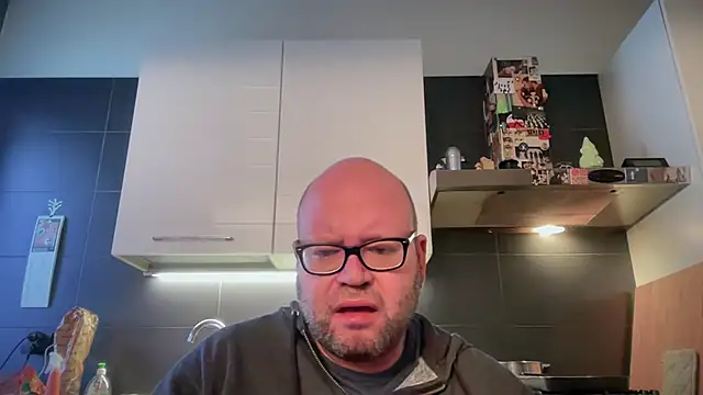 theitalianbear live sex cam