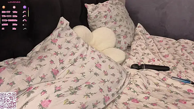 ElvinaRose live sex cam