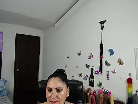 mature_bigboobs10's cam snapshot