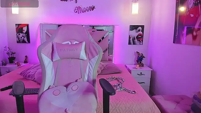 Karly_moon live sex cam