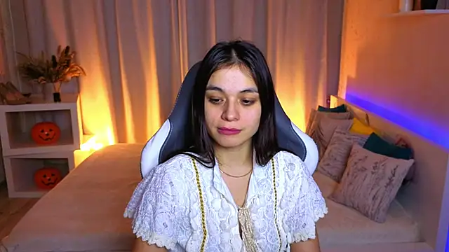 Leila_Hefner live sex cam