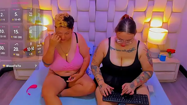 MiaYMolly live sex cam