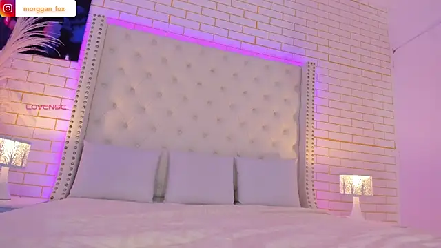 Morggan_Fox_'s cam snapshot