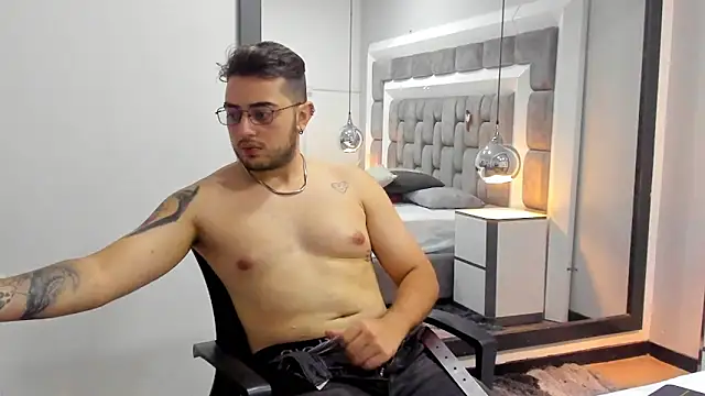 Ethan_Greys's cam snapshot