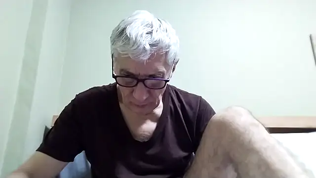 BIGUNCUTHARDCOCK live sex cam