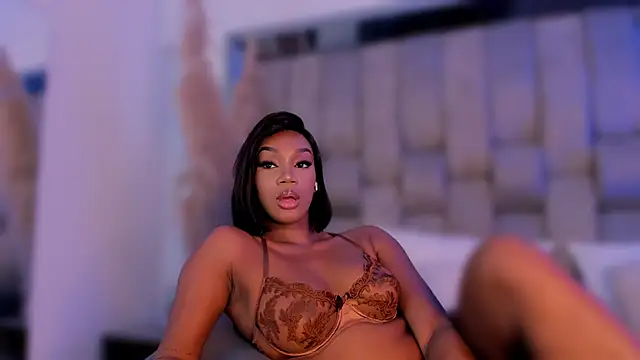 ChaynnaCooper live sex cam