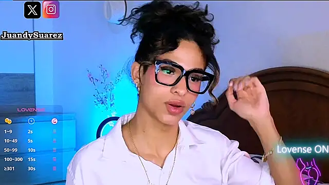 Abby_bella09 live sex cam