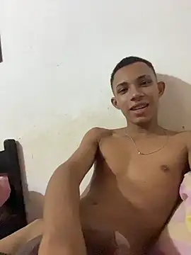 Alvarozzxv live sex cam