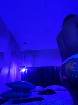 Maxim-Walker live sex cam