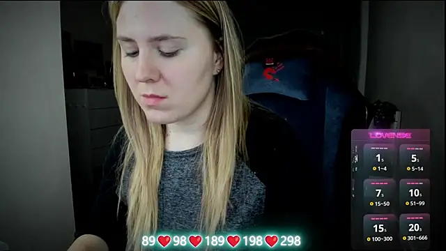 Olivia_Munk's cam snapshot