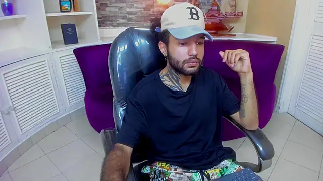 Hottie_Bear's cam snapshot