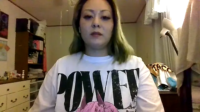 YOUNGFLICKA's cam snapshot