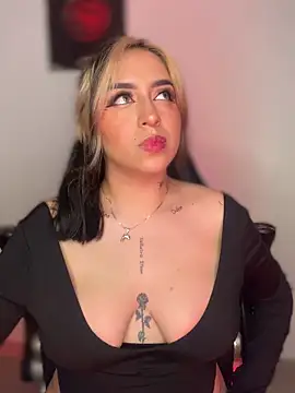 VeloraVyxen_'s cam snapshot