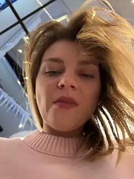 ValenciaShock live sex cam