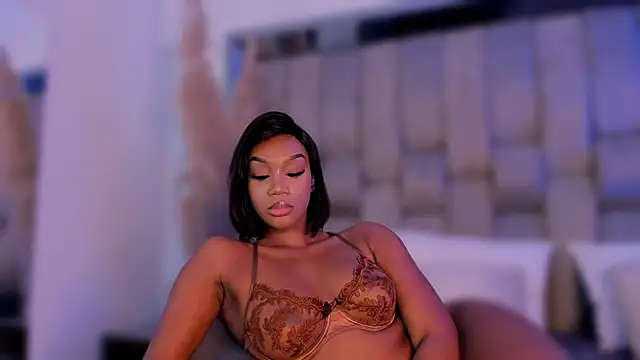 ChaynnaCooper live sex cam