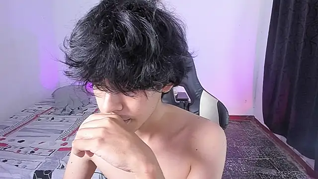 Alan26_'s Stripchat show and profile