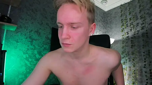 AlexxSweet's Stripchat show and profile