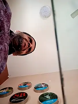 daddy_lip's cam snapshot