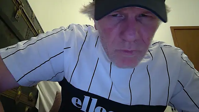 Hardwarelane67's cam snapshot