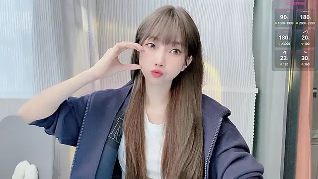 Evelyn-168's cam snapshot