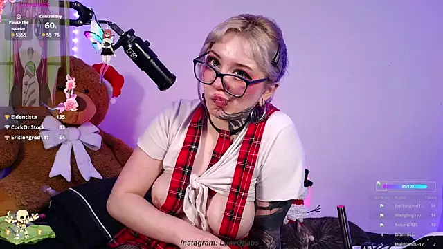 LucyChabs_ live sex cam