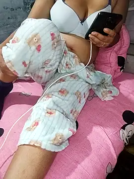 Pratiksha11's cam snapshot