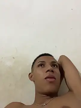 Alvarozzxv live sex cam