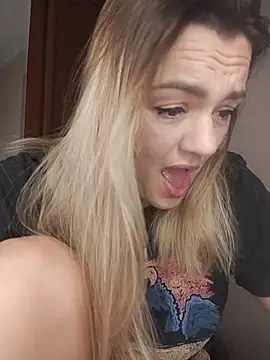 KrissSexi live sex cam