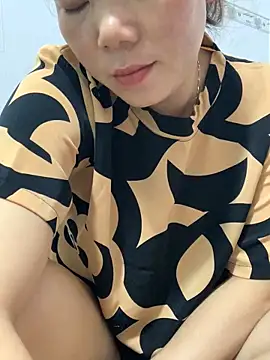 Baby-bigtits's cam snapshot