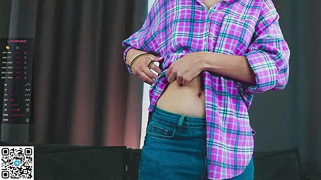 FoxFever live sex cam