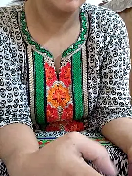 Tanha18 live sex cam