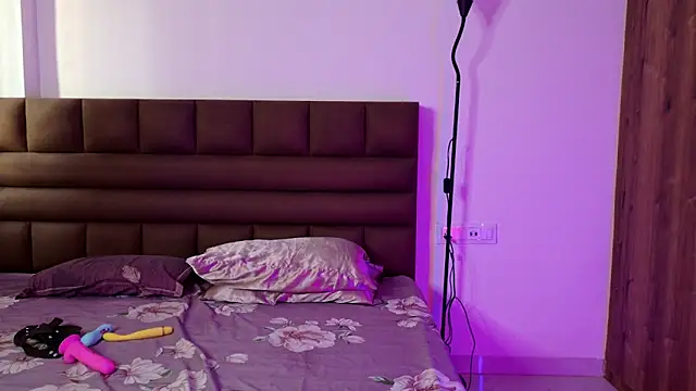 Gulaboo100's cam snapshot