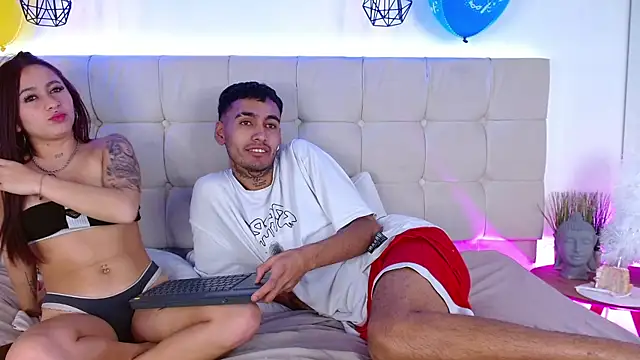 love_birds_69's cam snapshot