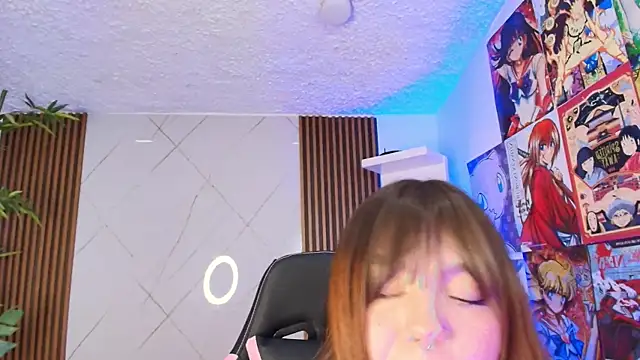 Fluffy_Bubble21's cam snapshot