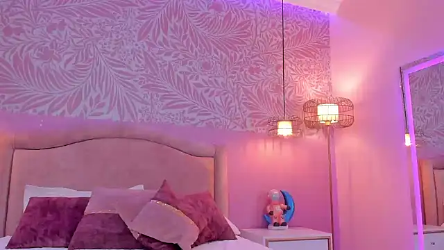 EmilyCollinss1's cam snapshot