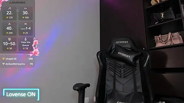 MeganDaviees live sex cam