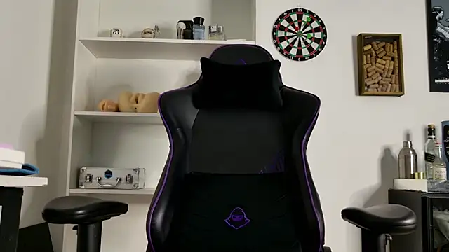 aaronlegend_'s cam snapshot