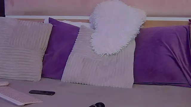 BrianaKennedi live sex cam