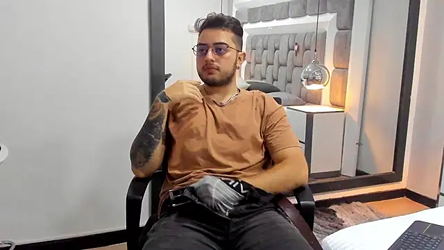 Ethan_Greys's cam snapshot