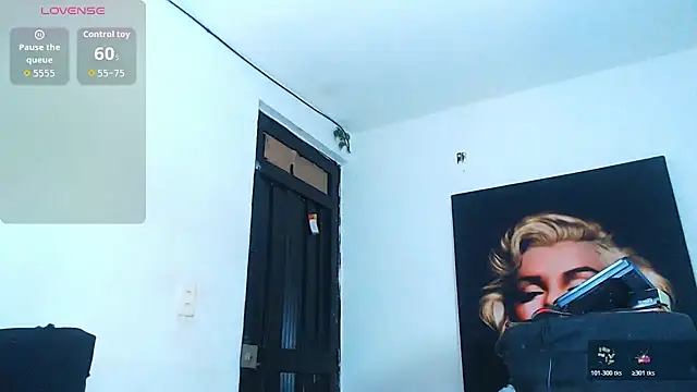 licy_blonde_hot live sex cam