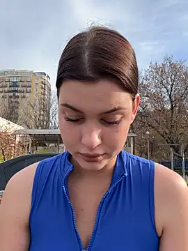 KikiWatson live sex cam