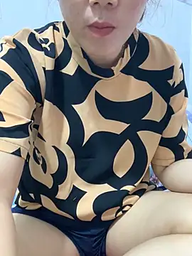 Baby-bigtits's cam snapshot